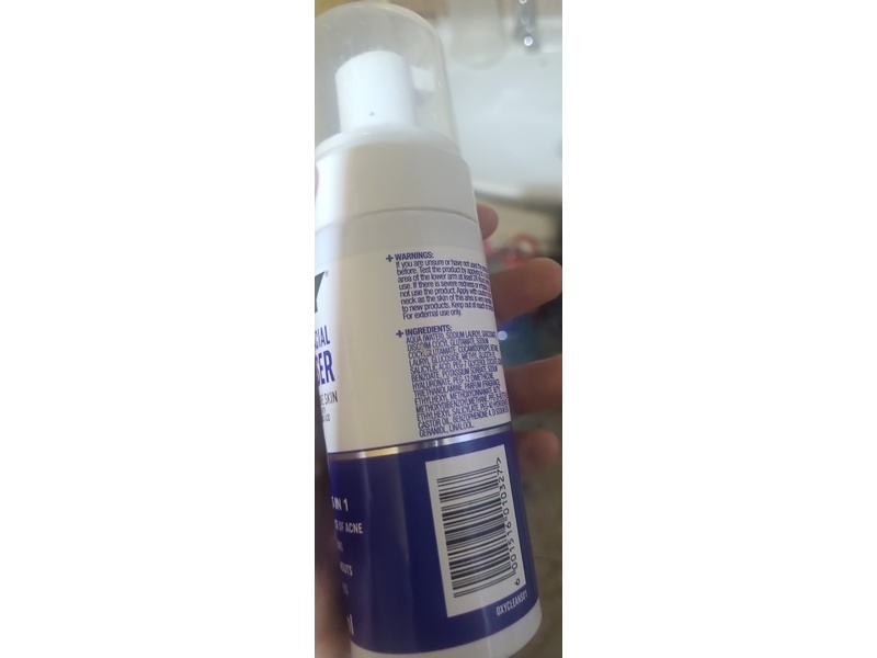 Oxy Foaming Facial Cleanser, 150 mL