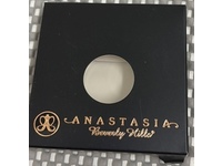 Anastasia Beverly Hills Eyeshadow, Glisten, 0.06 oz/1.7 g - thumbnail 2