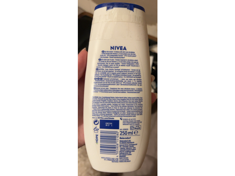 Nivea Creme Sensitive Care Shower, Vitamins & Oils, 250 mL