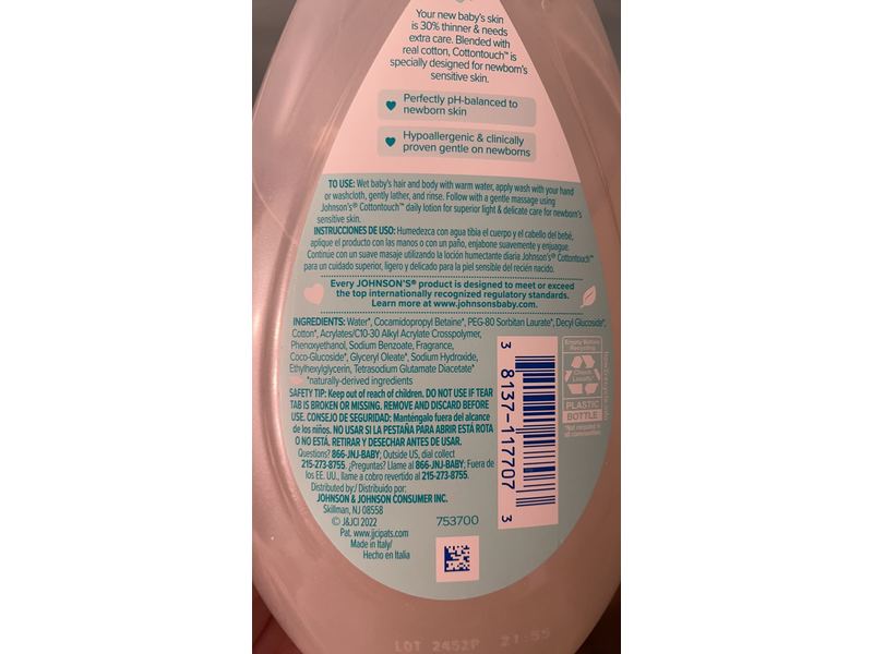 Johnson's Newborn Wash & Shampoo, Cotton Touch, 13.6 fl oz/400 mL
