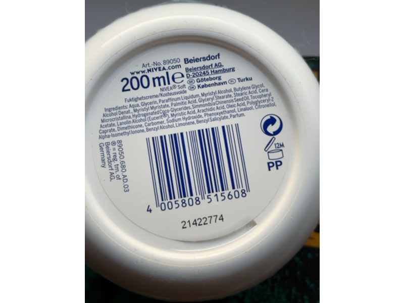 Nivea Refreshingly Soft Moisturizing Cream, Jojoba Oil & Vitamin E, 200 mL