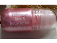 Pearl World Shimmer Face And Body Roller, 1.01 fl oz/30 mL - Image 3