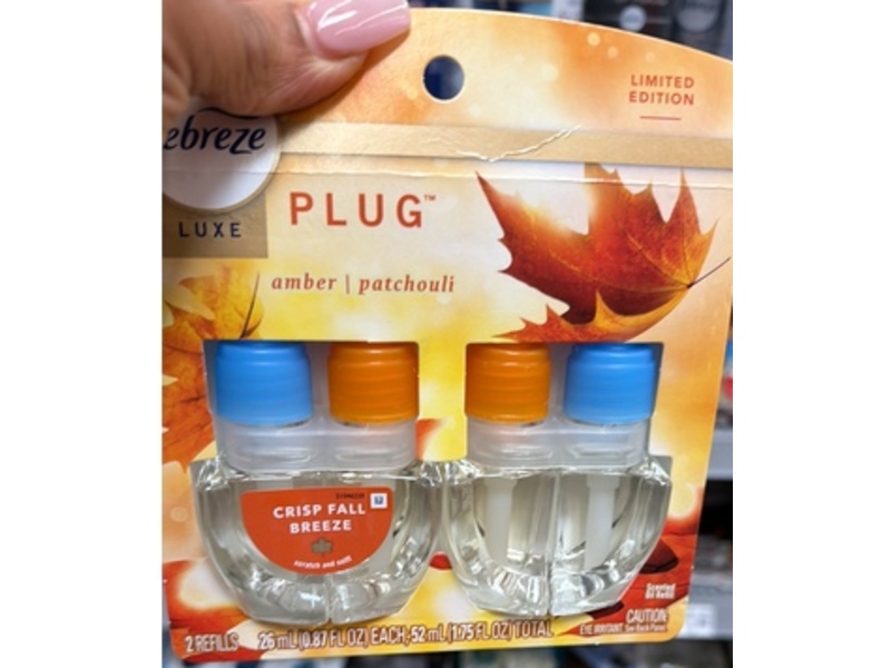 Febreze Plug Air Freshener Scented Oil Refill, Crisp Fall Breeze Scent, 0.87 fl oz/26 mL, 2 Count