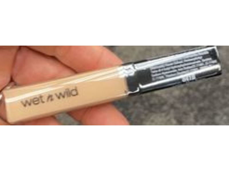 Wet N Wild Photo Focus Concealer, Light/Medium Beige, 0.29 fl oz/8.5 mL