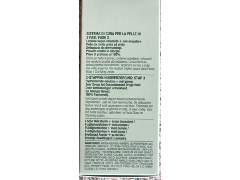 Clinique Dramatically Different Moisturizing Lotion + Pump, 4.2 fl oz/125 mL.