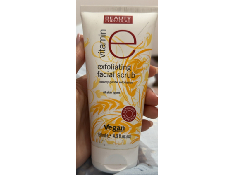 Beauty Formula Exfoliating Facial Scrub, Vitamin E, 4.9 fl oz/150 mL
