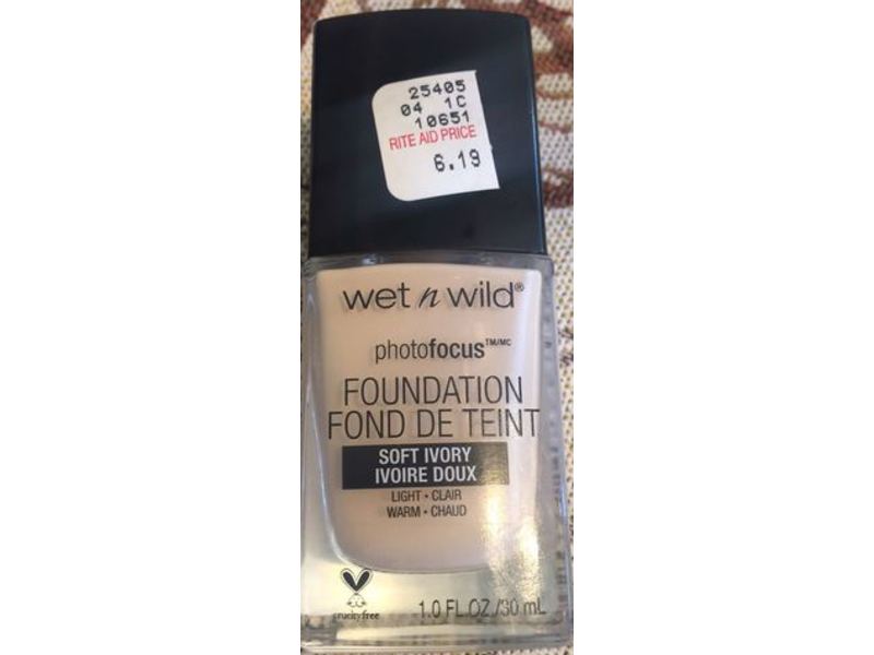 wet n wild PhotoFocus Foundation, Soft Ivory, 1 fl oz/30 mL