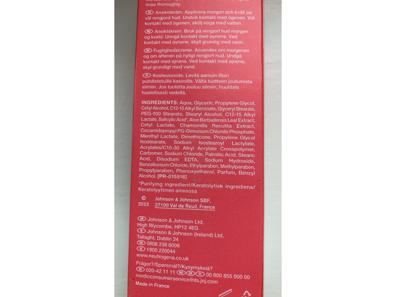 Neutrogena Clear & Radiant Moisturiser, Pink Grapefruit Fragrance, 50 mL