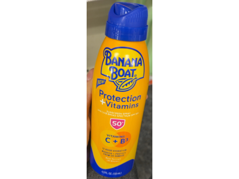 Banana Boat Protection + Vitamins Sunscreen Spray, Vitamins C + B3, SPF 50, 4.5 fl oz/133 mL