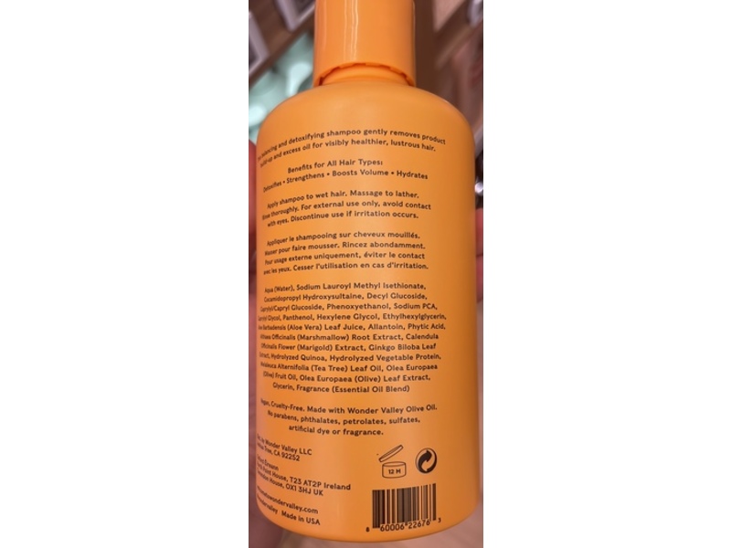 Wonder Valley Shampoo, Sandalwood Yuzu, 10.1 fl oz/300 mL