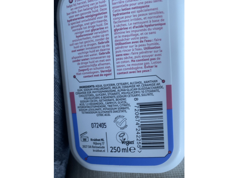 Kruidvat Derma Hydrating Cleansing Lotion, 250 mL