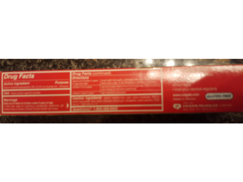 Colgate Sparkling White Fluoride Toothpaste, Mint Zing, 4 oz/113 g