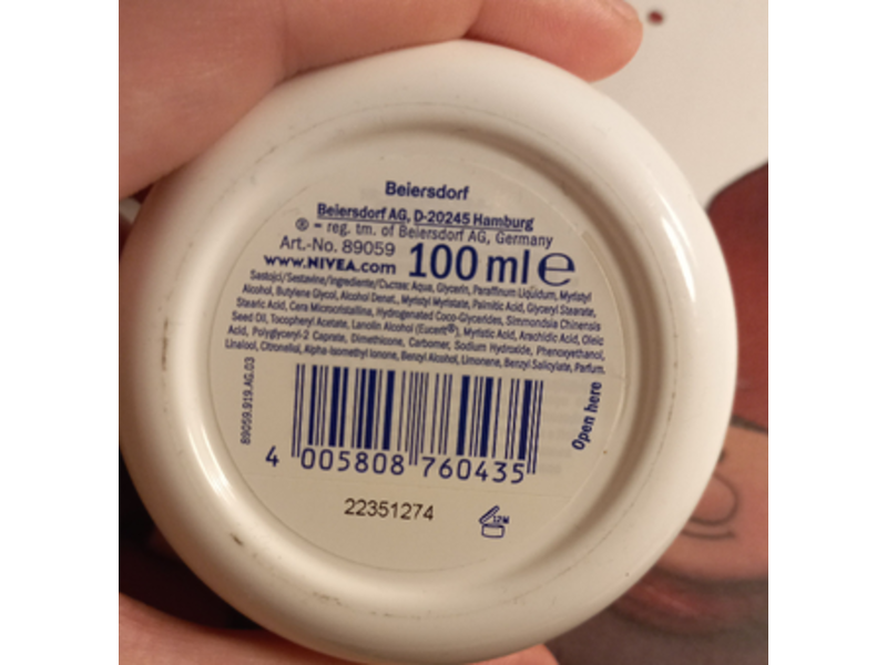 Nivea Soft Moisturizing Creme, 100 mL