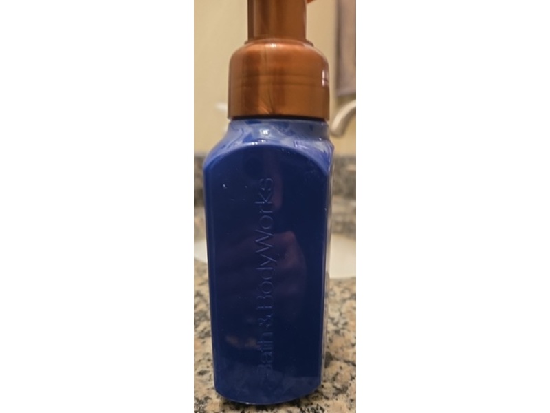Bath & Body Works Gentle & Clean Foaming Hand Soap , Turquoise Waters, 8.75 fl oz/259 mL