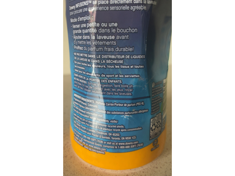 Downy Radiant In - Wash Scent Booster, Pineapple & Coconut Grove, 37.5 oz/1.06 kg