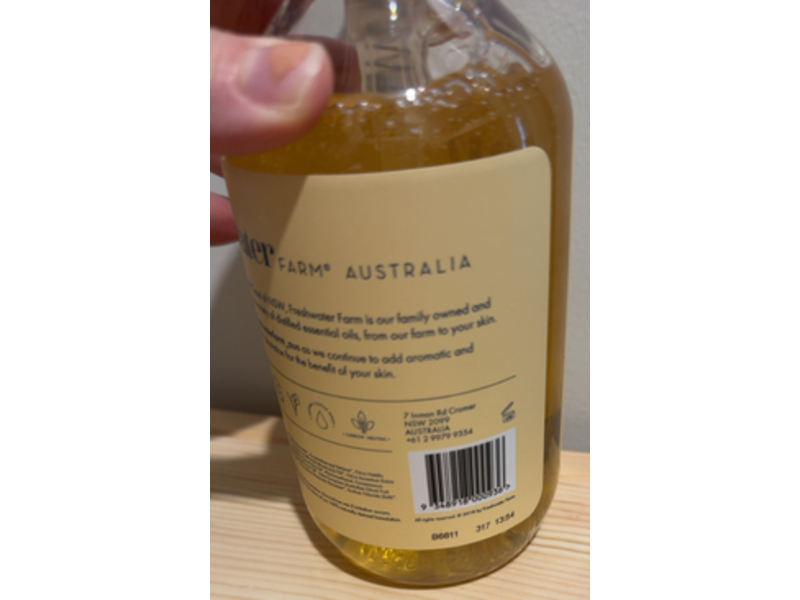 Freshwater Farm Australia Revitalising Castile Hand Wash, Mandarin+Cedarwood Oil, 16.9 fl oz/500 mL
