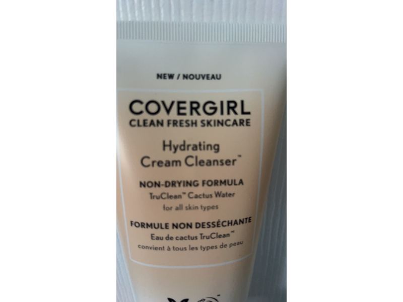 COVERGIRL Clean Fresh Skincare Hydrating Cream Cleanser, 5 fl oz/150 mL