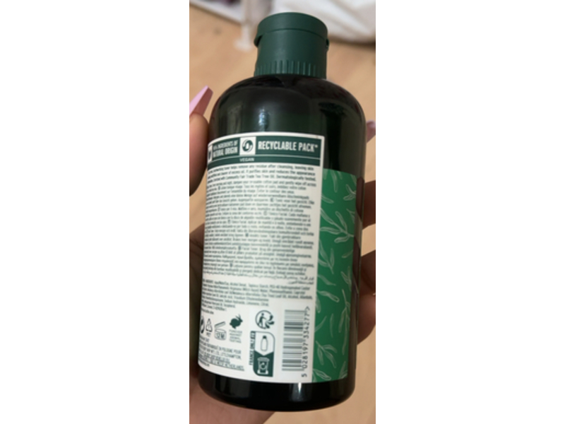 The Body Shop Skin Clearing Toner, Tea Tree, 8.4 fl oz/250 mL