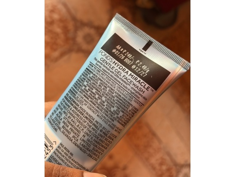 Pond's Skin Insitute Hydra Miracle Gentle Gel Face Wash with Cera-Hyamino, 100 g