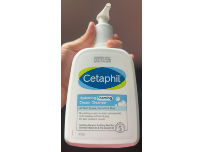 Cetaphil Hydrating Foaming Cream Cleanser, 473 mL
