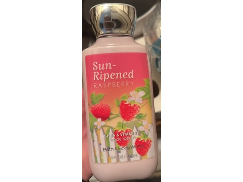 Bath & Body Works Body Lotion, Sun-Ripened Raspberry, 8 fl oz/236 mL