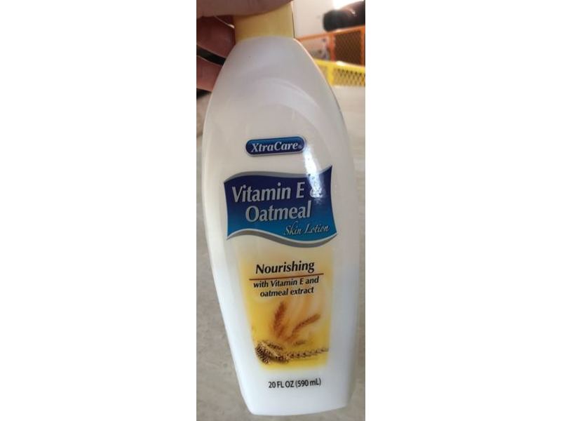 Xtracare Vitamin E & Oatmeal Skin Lotion, Nourishing, 20 fl oz/590 mL