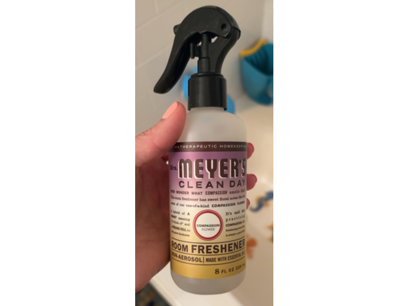 Mrs. Meyer's Clean Day Room Freshener, Compassion Flower, 8 fl oz/236 mL