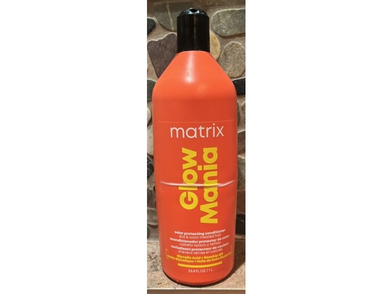 Matrix Glow Mania Color Protecting Conditioner, Glycolic Acid & Rosehip Oil, 33.8 fl oz/1 L