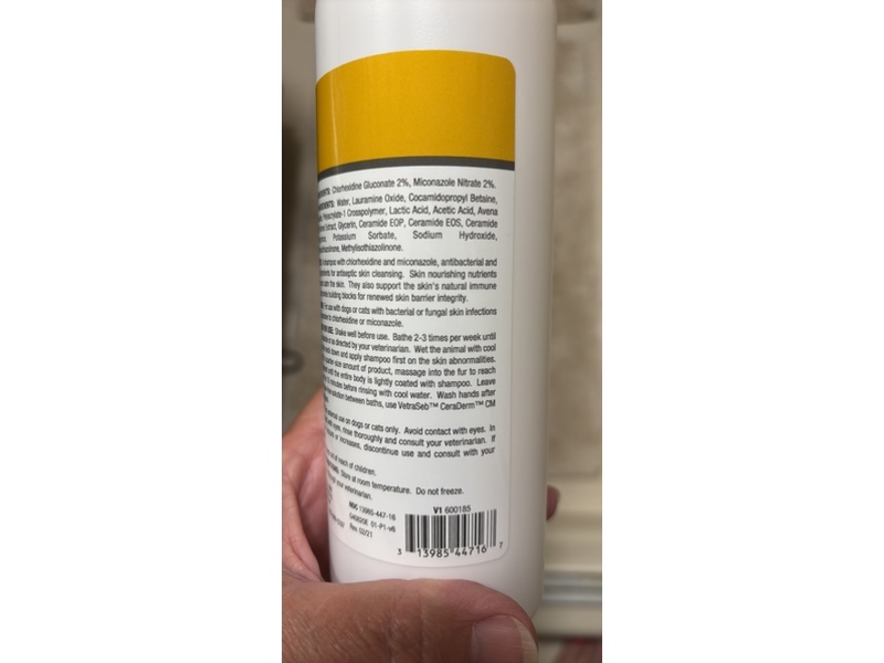 Vet One VetraSeb Cera Derm Antiseptic Shampoo, Cucumber Melon, 16 fl oz/473 mL