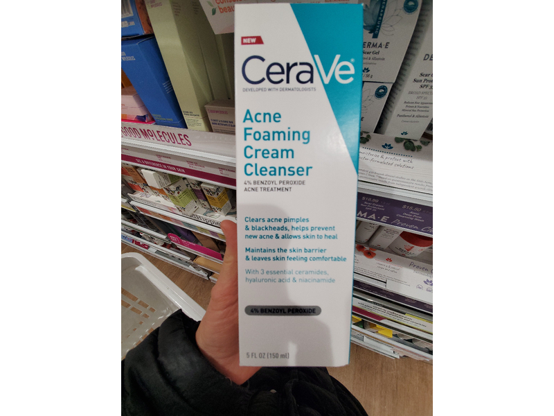 CeraVe Acne Foaming Cream Cleanser, 5 fl oz (150 mL)