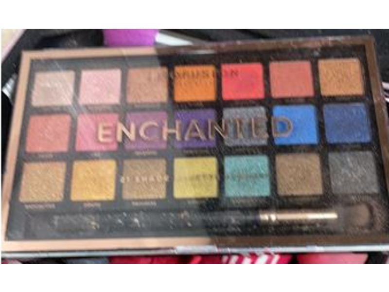 Profusion Cosmetics 21 Shade Palette & Brush, Enchanted