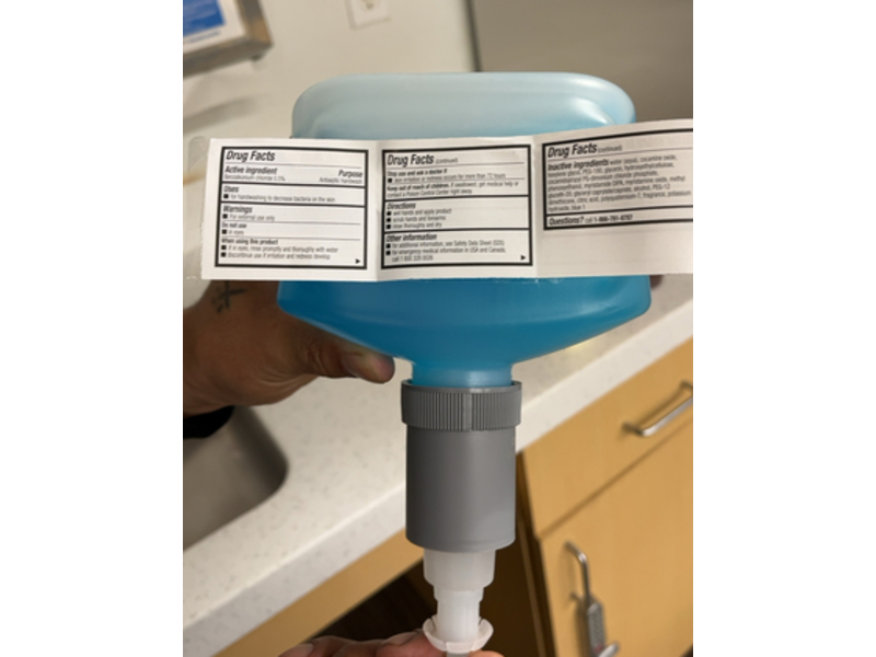 Ecolab Advanced Clean & Smooth Antibacterial Liquid Hand Soap, 25.3 fl oz/750 mL