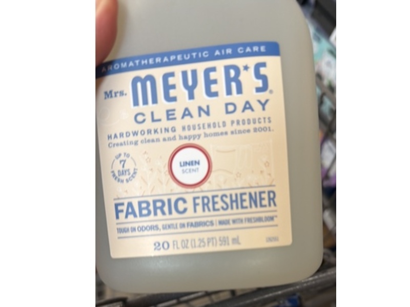 Mrs. Meyer's Clean Day Fabric Freshener, Linen Scent, 20 fl oz/591 mL