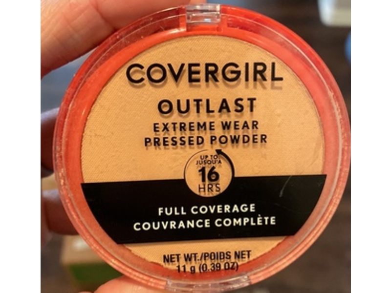 Covergirl Outlast Extreme Wear Pressed Powder, Creamy Natural, 0.39 fl oz/11 g