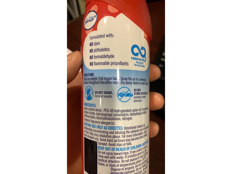 Febreze Air Limited Edition, Fresh-Spiced Apple, 2 Count,17.6 fl oz/500 mL