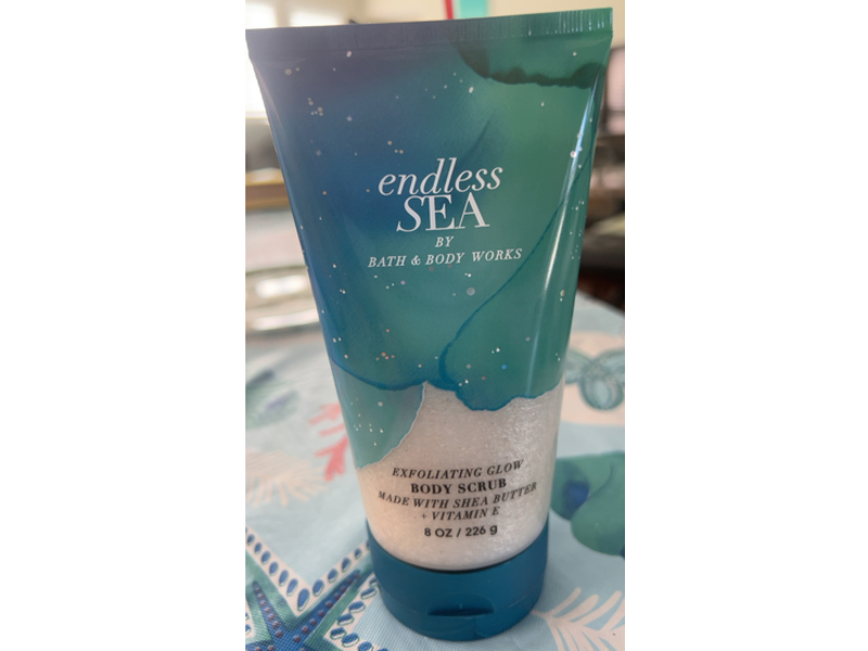 Bath & Body Works Endless Sea Exfoliating Glow Body Scrub, Shea Butter + Vitamin E, 8 oz/226 g