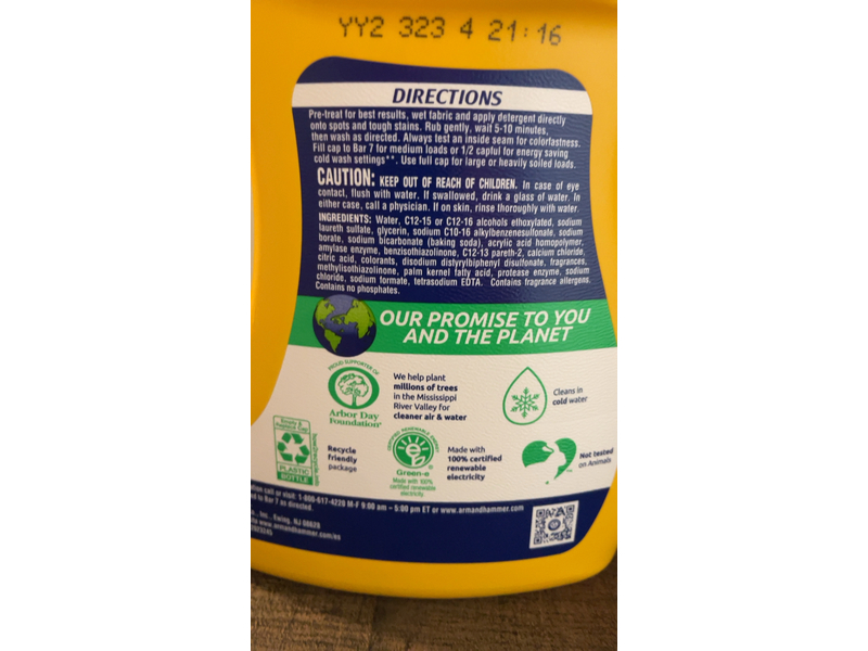 Arm & Hammer Plus Oxi Clean Stain Fighters Detergent, Fresh Scent, 21 Loads, 33.5 fl oz/0.99 L