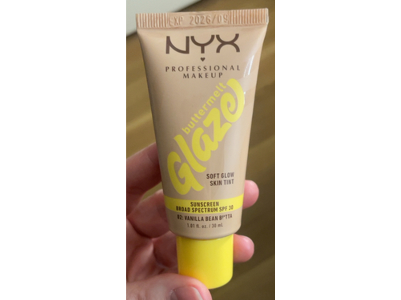 NYX Professional Makeup Buttermelt Glaze Soft Glow Skin Tint, SPF 30, 02 Vanilla Bean Butta, 1.01 fl oz/30 mL