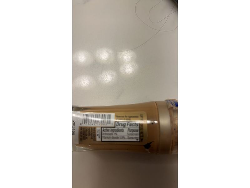 L'Oréal Paris Visible Lift Serum Absolute Foundation, Classic Tan, 1 fl. oz.