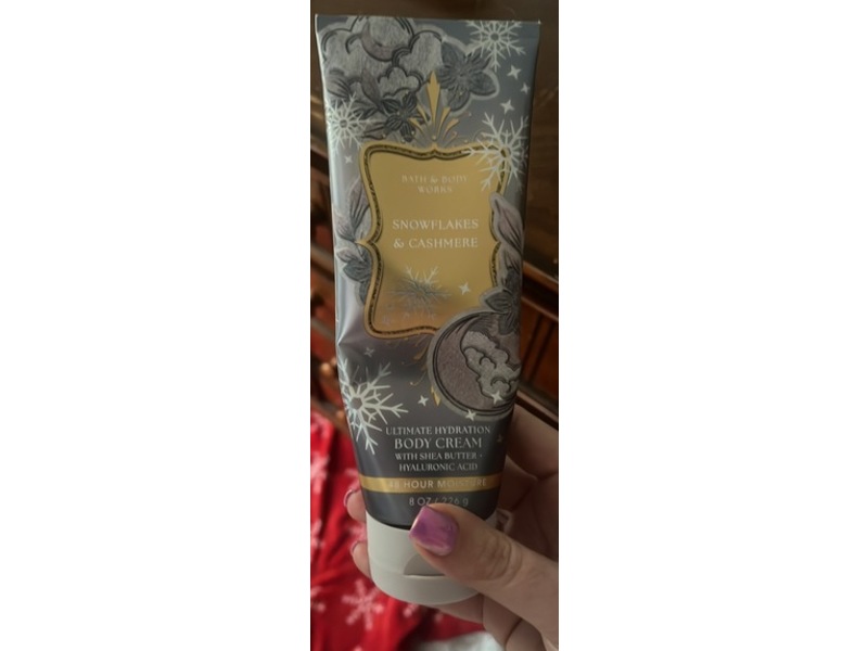 Bath & Body Works Ultimate Hydration Body Cream, Snowflakes & Cashmere, 8 oz/226 g