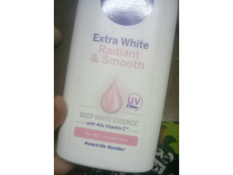 Nivea Radiant & Smooth Body Lotion, Extra White