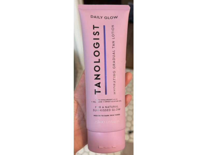 Tanologist Daily Glow Hydrating Gradual Tan Lotion, Medium/Dark, 8.45 fl oz/250 mL