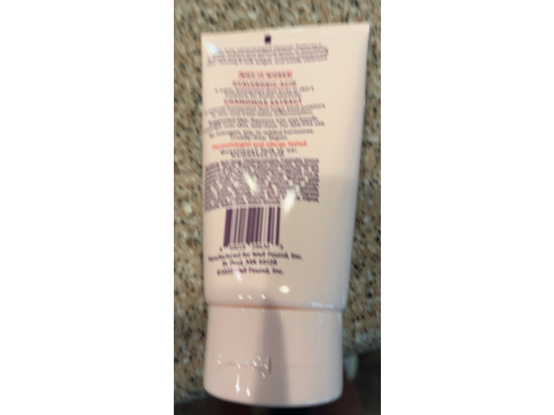 Womaness Clean Slate Facial Cleanser, Hyaluronic Acid & Chamomile Extract, 5 fl oz/148 mL