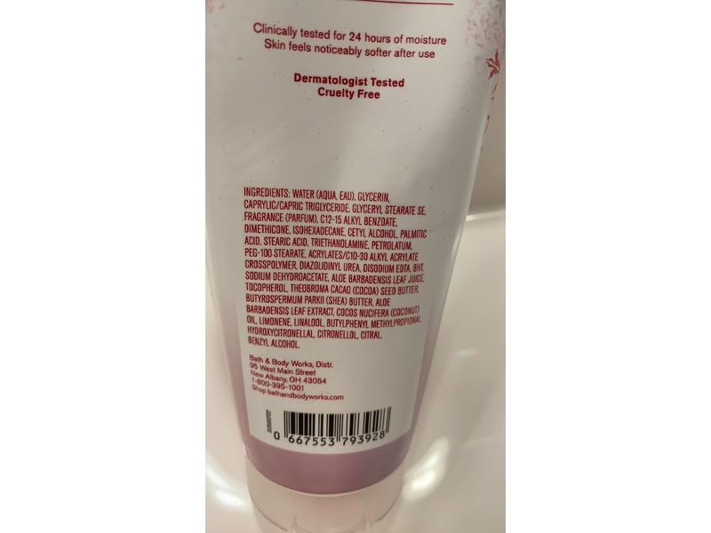 Bath & Body Works Winter Berry Wonder Body Cream, Ultra Shea, 8 oz/226 g