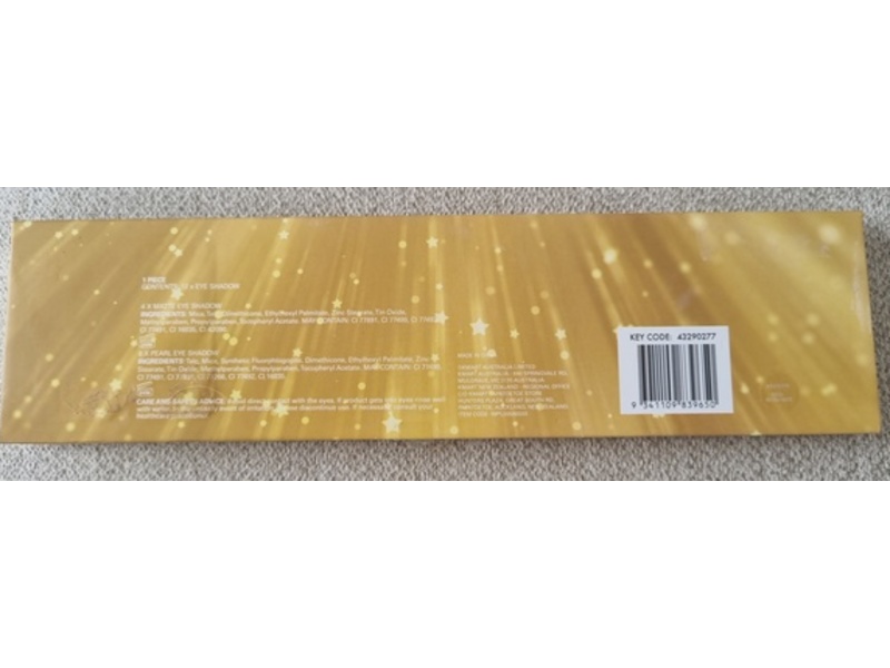 Oxx Soft Gold Eye Shadow Palette