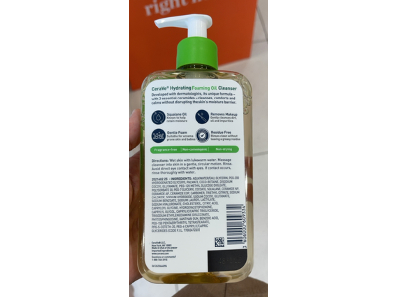 CeraVe Hydrating Foaming Oil Cleanser, Ceramides, Squalane Oil & Hyaluronic Acid, 12 fl oz/355 mL