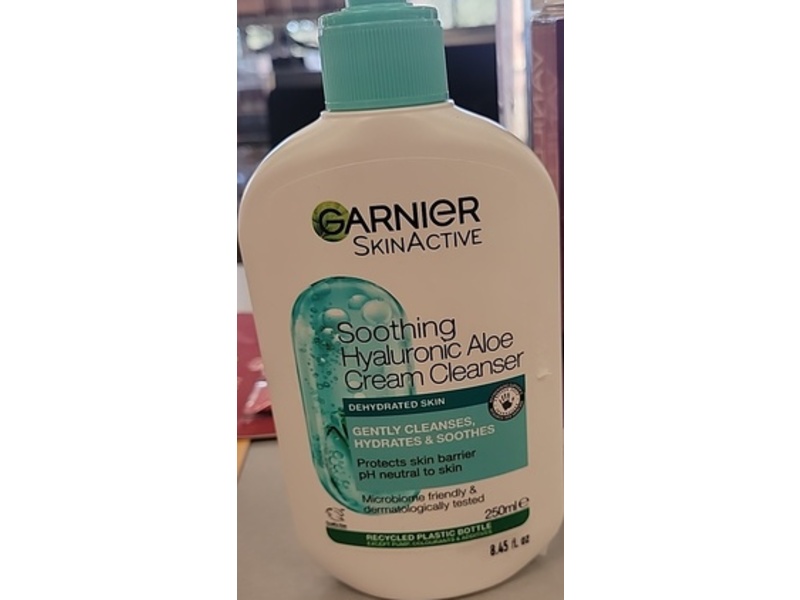 Garnier SkinActive Soothing Cream Cleanser, Hyaluronic Aloe, 8.45 fl oz/250 mL