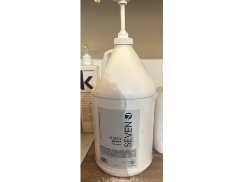 Seven Cubica Clarify Shampoo, 3.7 L