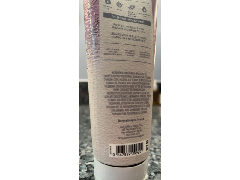 Bath & Body Works Snowflakes & Cashmere Ultimate Hydration Body Cream, Shea Butter + Hyaluronic Acid,8 oz/226 g