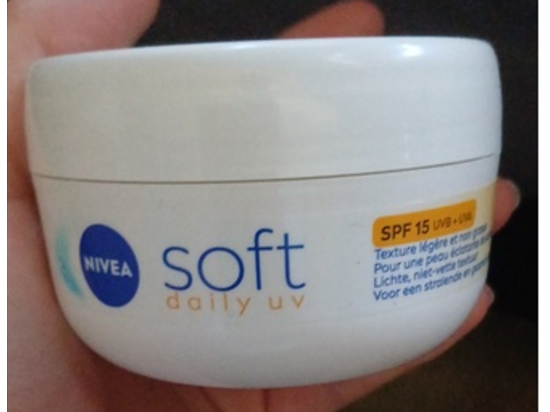 Nivea Soft Daily UV Moisturizing Cream, SPF 15, 200 mL